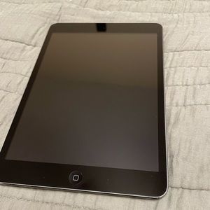 iPad Mini 1st Gen 12.7 GB Wifi Only
